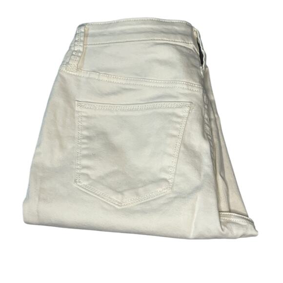 Universal Thread White Distressed Jean High Rise Jegging Size 4‎ - Picture 1 of 7